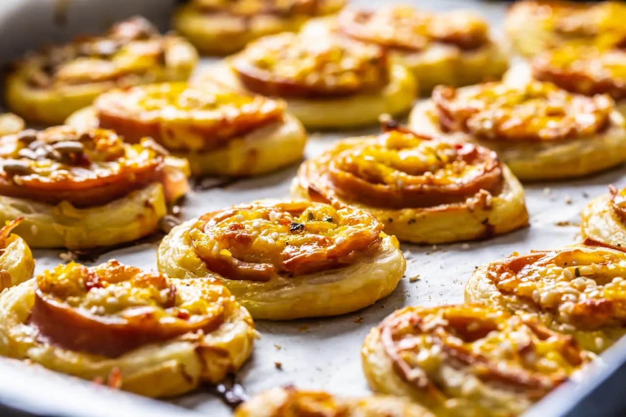 Najlepsze przekąski na grilla: przepisy, które zachwycą Twoich gości