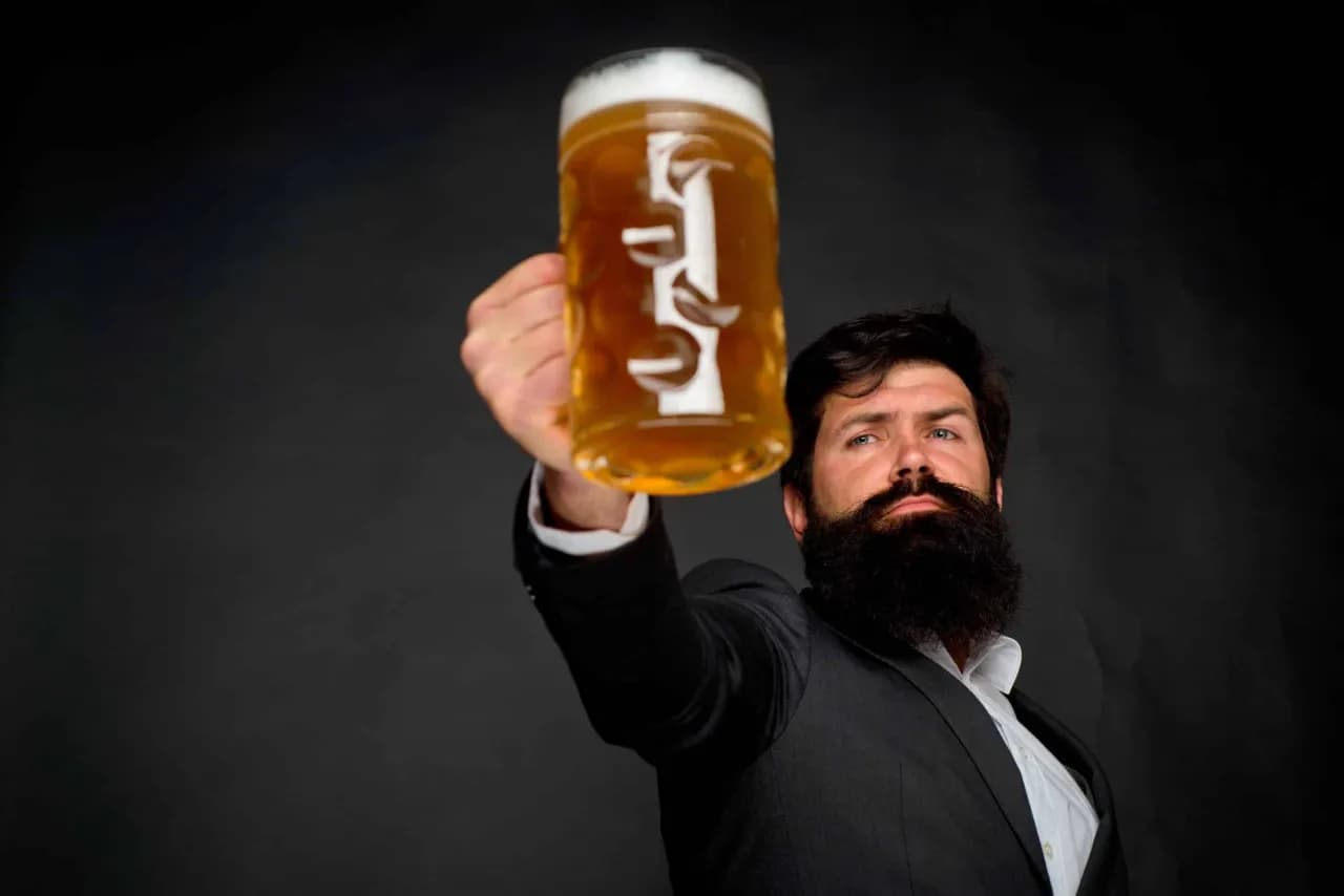 Ile kalorii ma piwo? Sprawdź fakty i mity o "brzuchu piwnym"