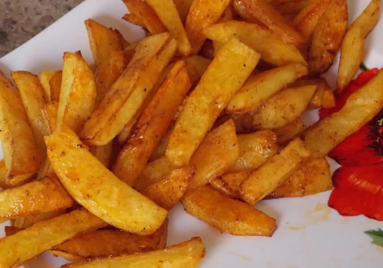 Chrupiące frytki z piekarnika: przepis krok po kroku