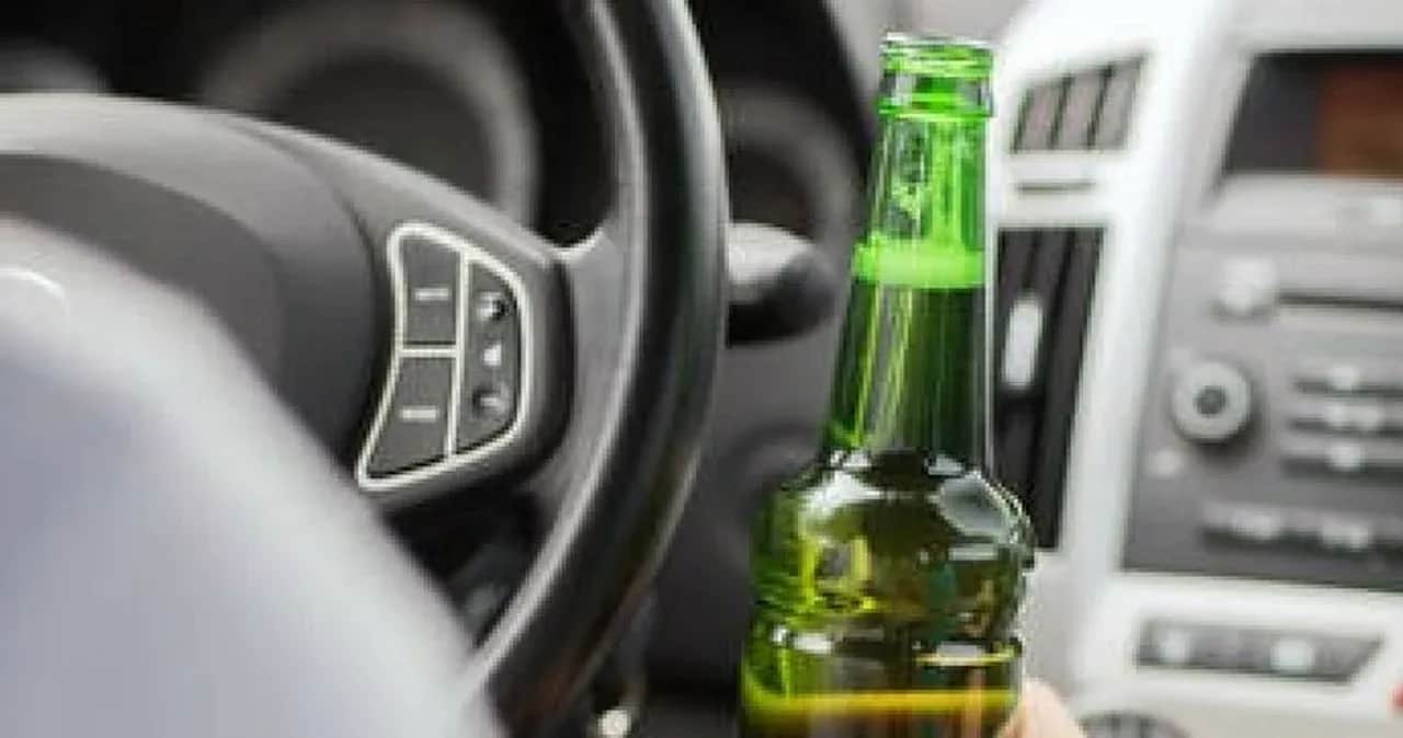 Piwo bezalkoholowe za kierownicą: Legalne czy nie? Wyjaśniamy